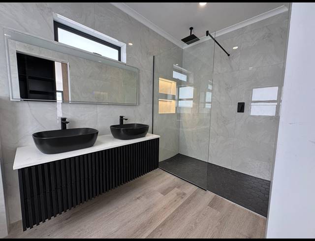4 BEDROOM HOUSE FOR SALE IN SANDOWN